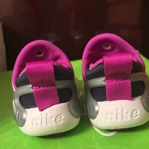 Nike Kids Sneakers in Pink and White